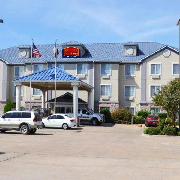 FairBridge Inn & Suites Cleburne，位于Godley的酒店