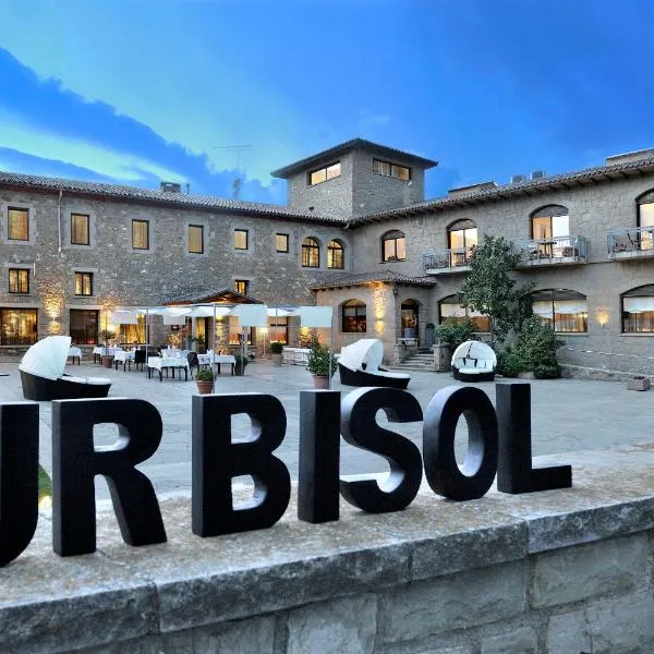 乌尔比索尔酒店，位于Castelltersol的酒店