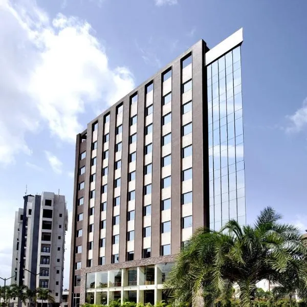 H酒店 - 沙丘私人有限公司酒店，位于Vallabh Vidyanagar的酒店