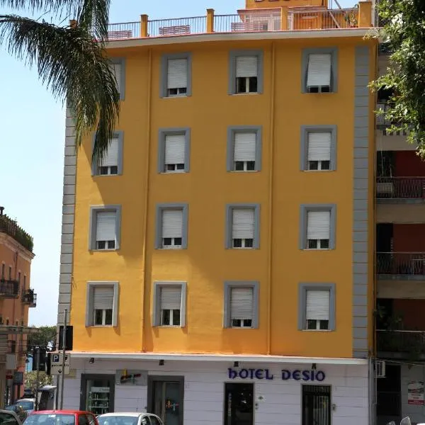 Hotel Desìo，位于卡斯特拉玛雷帝斯达比亚的酒店