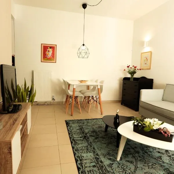 Katia's Pepper Tree Apartment，位于Áyios Síllas的酒店