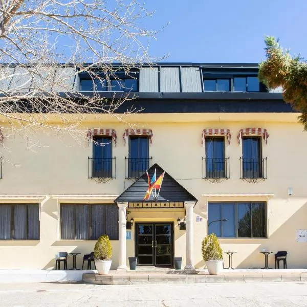 Hotel El Prado by Vivere Stays，位于Carrascosa del Campo的酒店