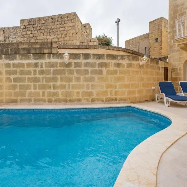 Entire Villa - Gemini Farmhouse, Nadur Gozo，位于纳杜尔的酒店