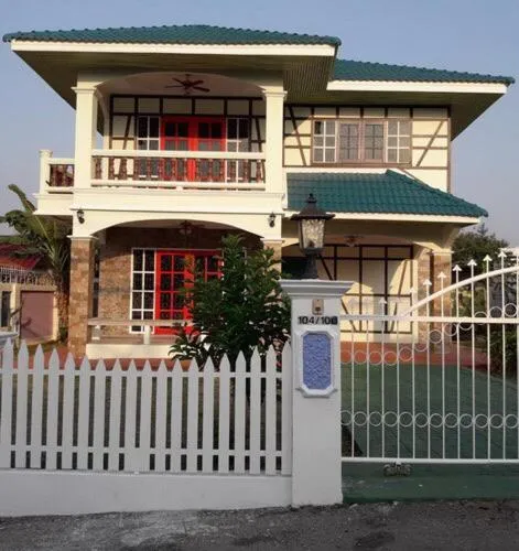 Single House Sattahip，位于Ban Samae San的酒店