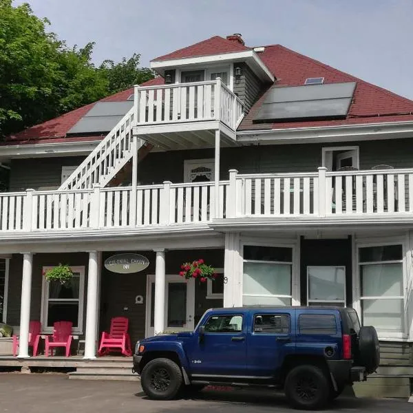 Colonial Charm Inn，位于夏洛特顿的酒店