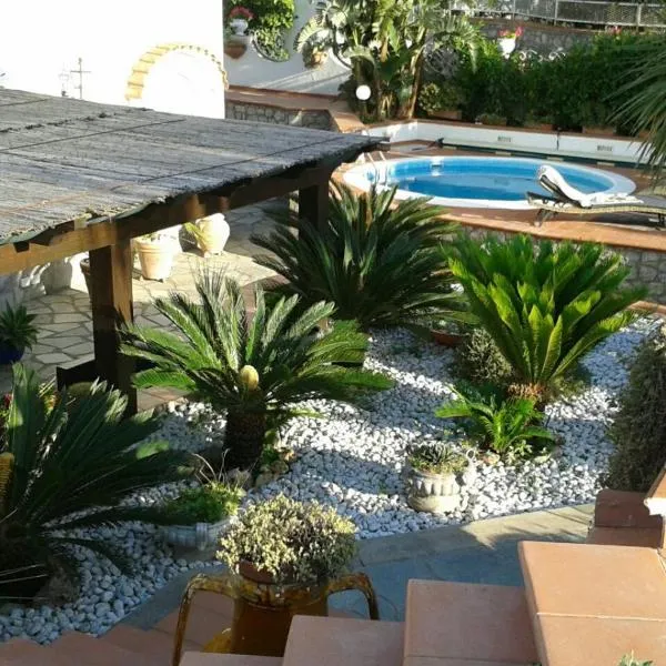 B&B Villa La Cicas，位于阿纳卡普里的酒店