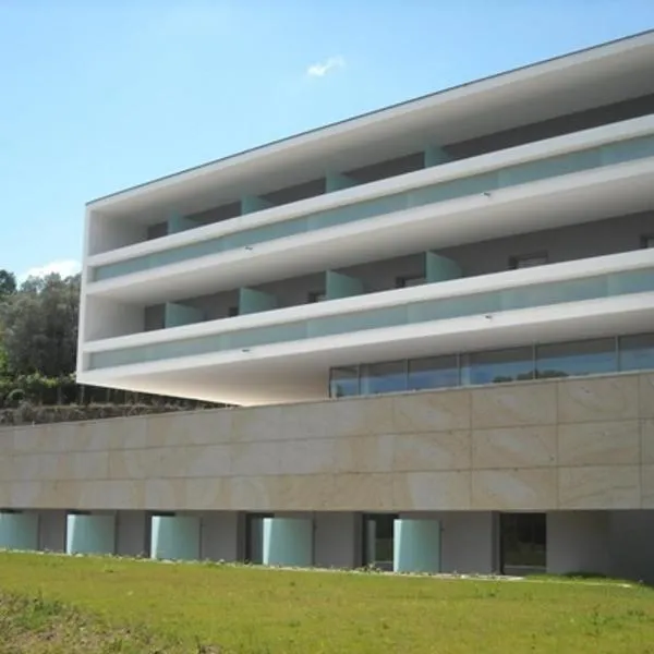 荫利马酒店及水疗中心，位于São Mamede的酒店
