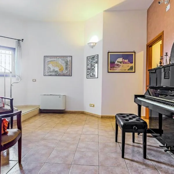Casa Del Sole Relax Room，位于卡斯特里尼亚诺德尔卡波的酒店