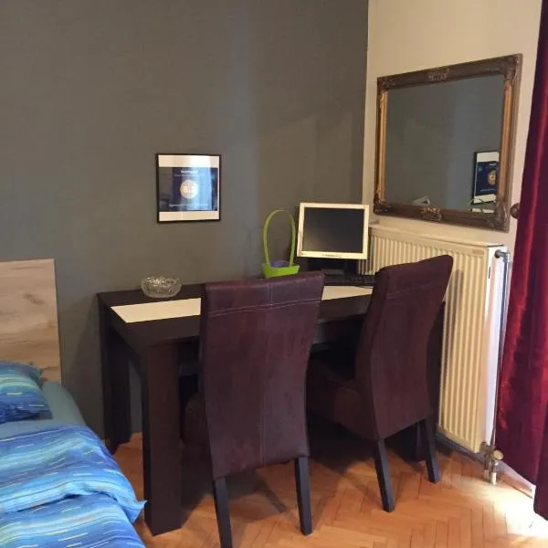 Apartment Viktor 2 stan na dan，位于Varna的酒店