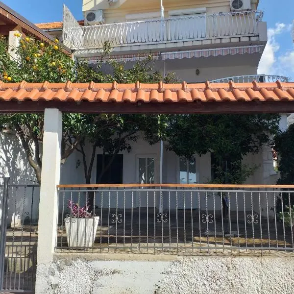 Harbour-side Apartment with Beautiful Terrace，位于伯德古拉的酒店