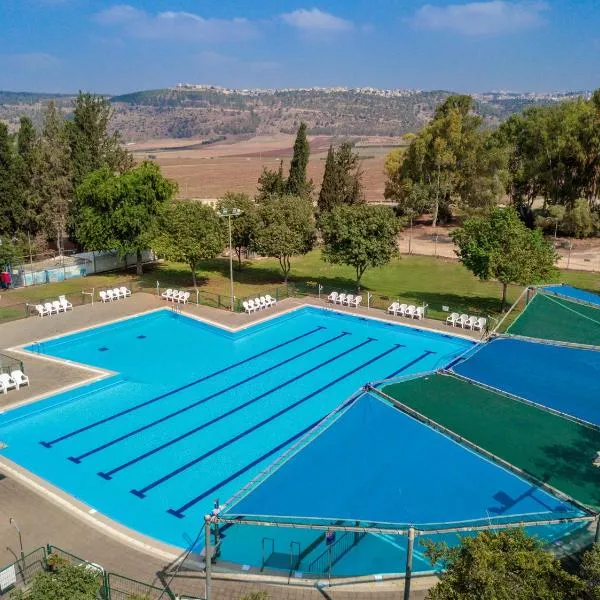 Holiday Village Kibbutz Mizra，位于Umm el Faḥm的酒店