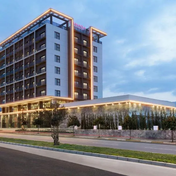 Ramada By Wyndham Tire，位于Tire的酒店