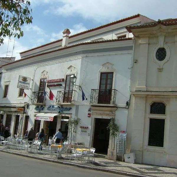 阿伦特雅诺低价酒店，位于Glória的酒店