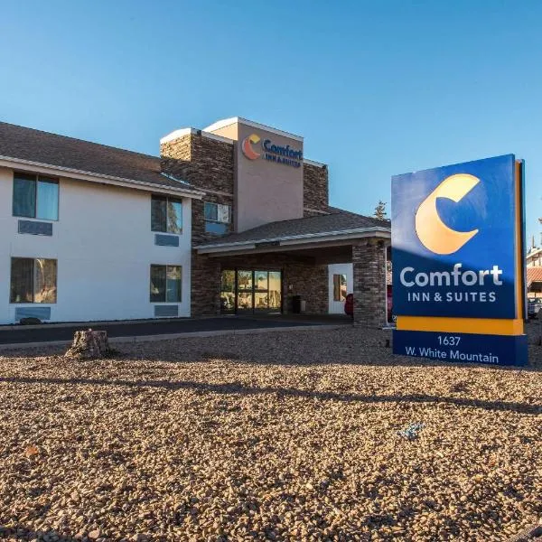 Comfort Inn & Suites Pinetop Show Low，位于Lake of the Woods的酒店