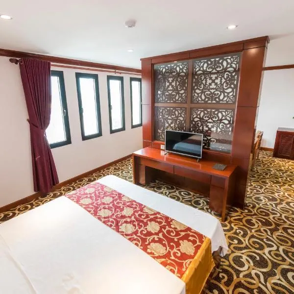 HOANG TRUNG HOTEL - Cô Tô，位于Chung Cap的酒店