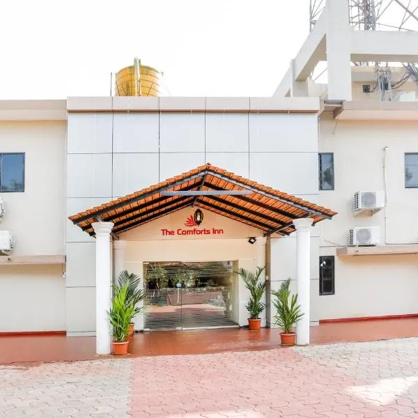Treebo Comforts Inn, University Road Deralakatte，位于门格洛尔的酒店