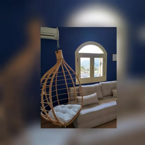 Greek Blue Apartment，位于普拉基亚斯的酒店