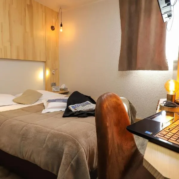 布利维中心餐厅酒店，位于布里夫拉盖亚尔德的酒店