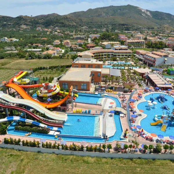 Caretta Beach Resort & WaterPark，位于卡拉马孔的酒店