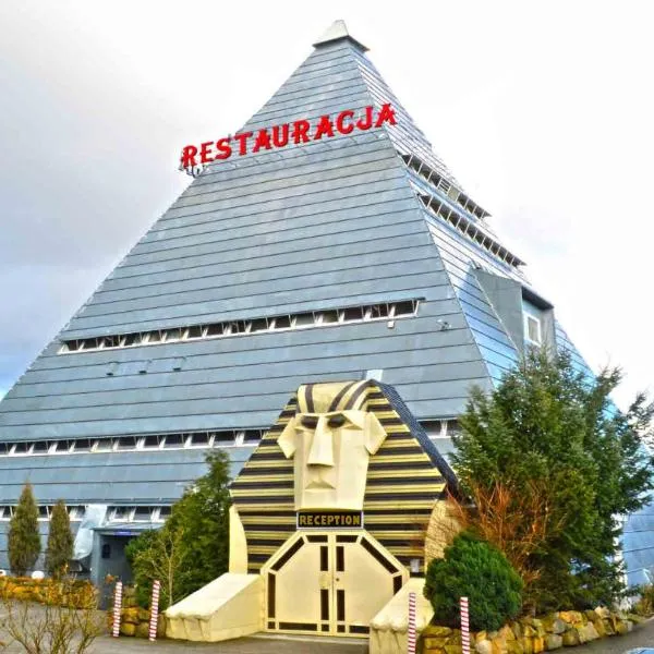 Piramida，位于博莱斯瓦维茨的酒店