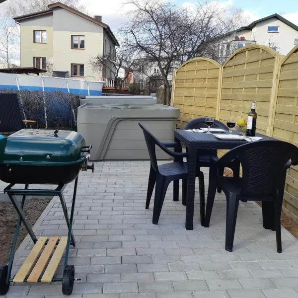 Apartments with outdoor SPA jacuzzi and sauna，位于维尔纽斯的酒店