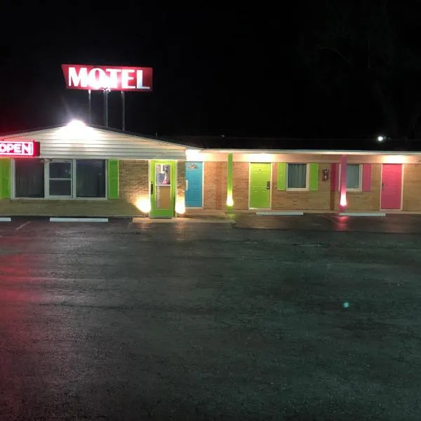 诺伯诺斯特 - 拉奇酒店，位于Knob Noster的酒店
