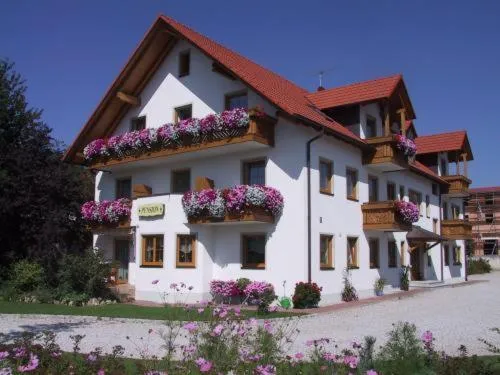霍普芬高德伽尼酒店，位于Volkenschwand的酒店