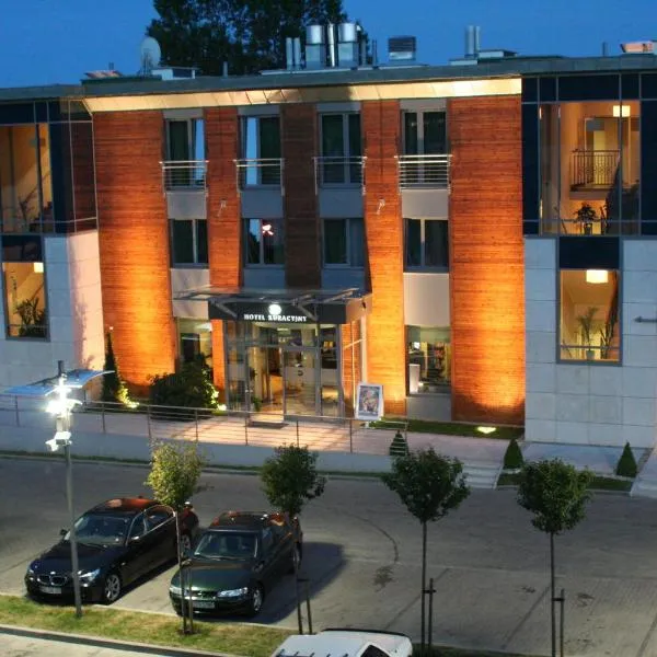 库瑞希及Spa及康体酒店，位于格丁尼亚的酒店