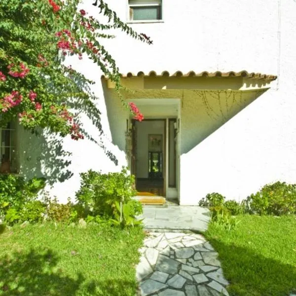 Traditional Villa In S Pedro , ESTORIL，位于Alapraia的酒店