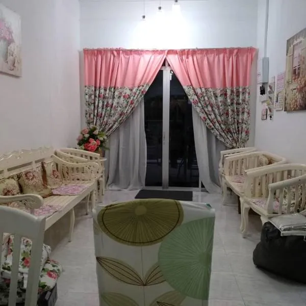 Anis Homestay Kuala Perlis，位于玻璃市港口的酒店