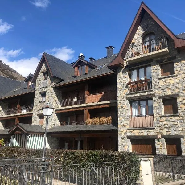 Los Llanos de Escarrilla，位于伊斯卡日拉的酒店