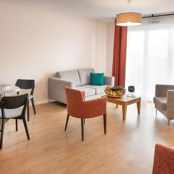 多米蒂斯莱沙布勒多洛公寓式酒店，位于新城勒鲁瓦的酒店