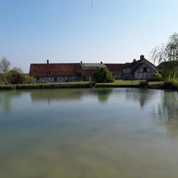 La Belvinière Chambres et table d'hôtes，位于布鲁瓦的酒店