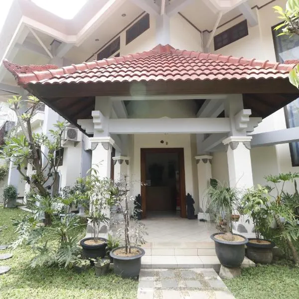 RedDoorz Syariah near Gelora Delta Sidoarjo，位于诗都阿佐的酒店