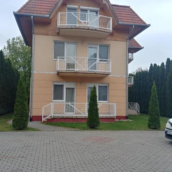 Árnyas，位于巴拉通雷勒的酒店