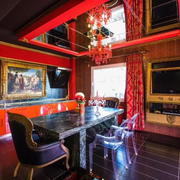 LUXURY SUITES - free parking，位于兹拉马的酒店