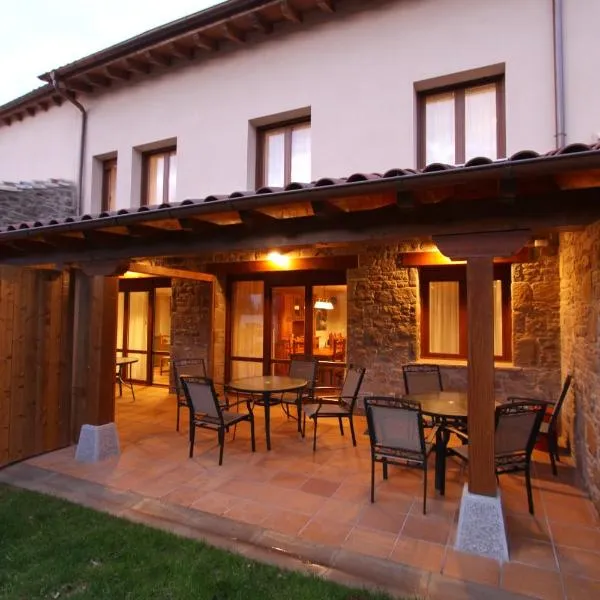 Casa Rural Espargoiti，位于Salinas de Ibargoiti的酒店