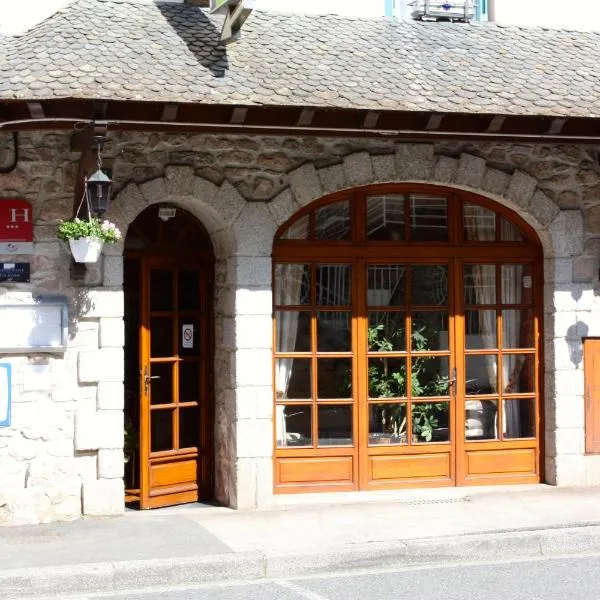 德瓦莱餐厅酒店，位于Saint-Hippolyte的酒店