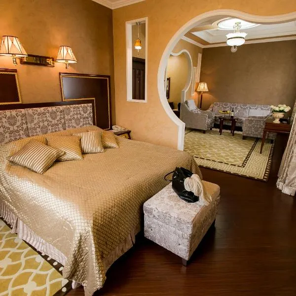 AllureInn Hotel and Spa，位于切尔诺夫策的酒店