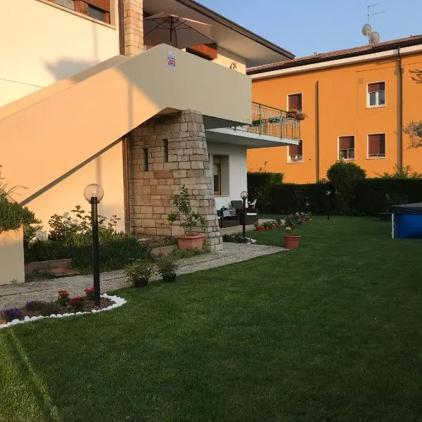 Il Sole e la Luna B&B in Garda，位于加尔达的酒店