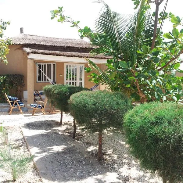 Maison de Vacances à Foundiougne, Sénégal，位于Simal的酒店
