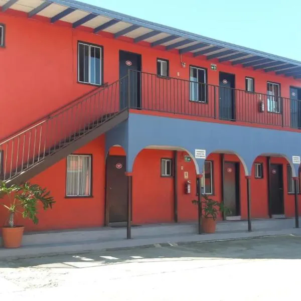 阿戈拉汽车旅馆，位于Playa del Estero的酒店