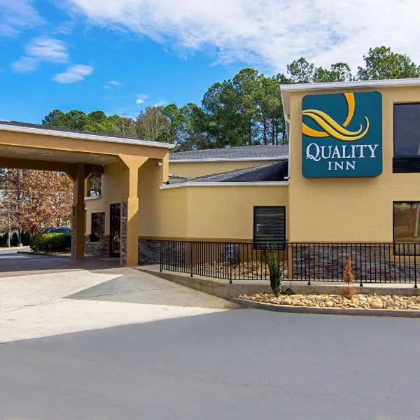 Quality Inn，位于Basket Creek的酒店