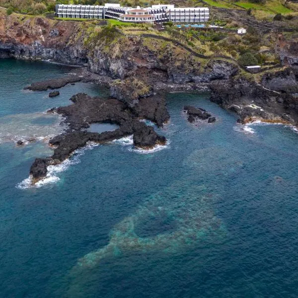 卡罗拉度假酒店，位于Praia的酒店