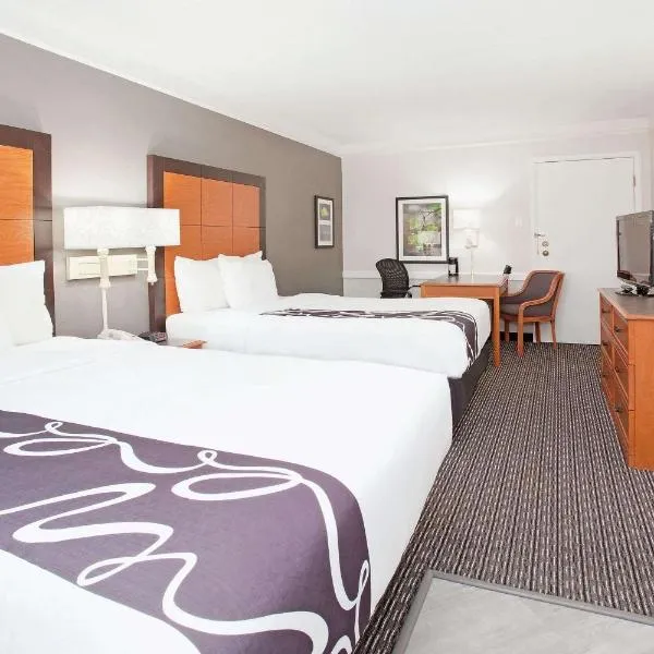丹佛高尔顿拉金塔旅馆，位于阿瓦达的酒店