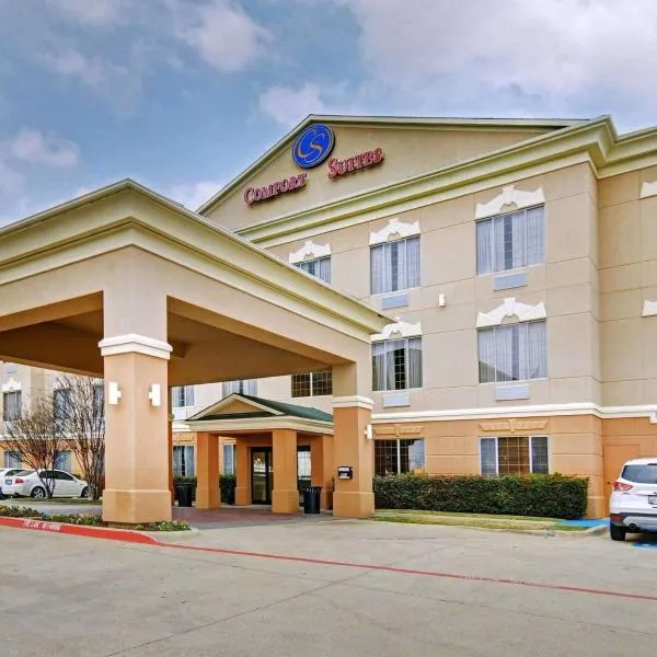 Comfort Suites Roanoke - Fort Worth North，位于罗阿诺克的酒店