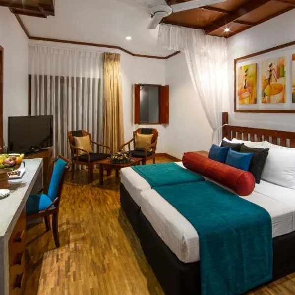 Tangerine Beach Hotel，位于Paiyagala South的酒店