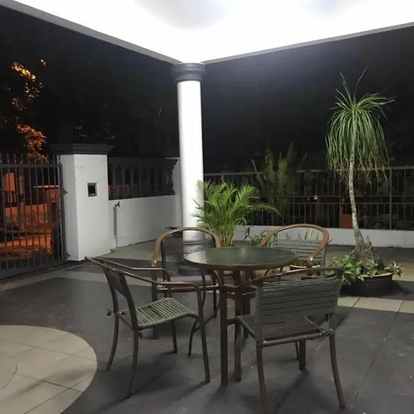 JIAXIN HOMESTAY SEMENYIH BROGA SELANGOR，位于士毛月的酒店