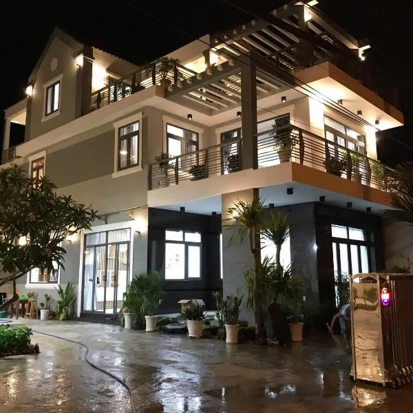 NGOC LANG HOTEL，位于Ấp Phú Minh的酒店