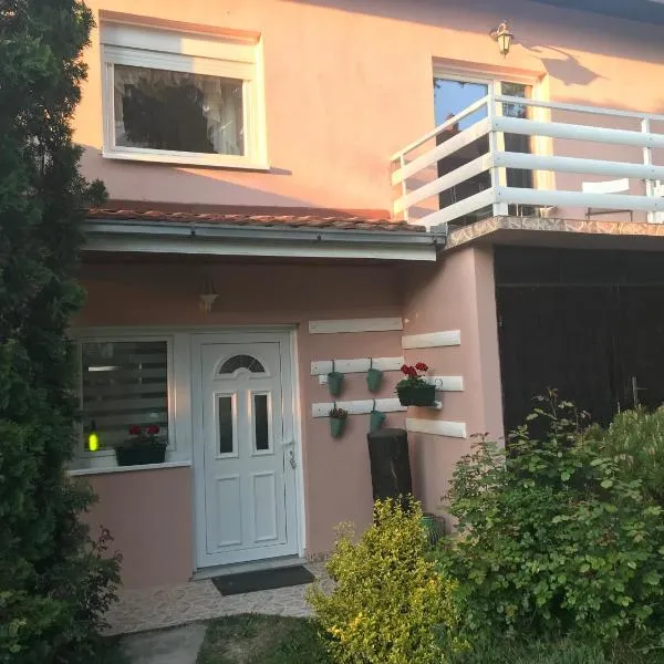 Apartmani Stojanovic，位于Velika Remeta的酒店